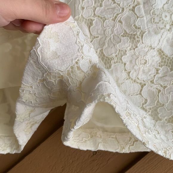 Topshop Off-White Floral Lace Pattern Shorts - Picture 3 of 6